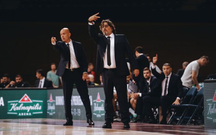 Trinchieri: “Είναι μία κακή ήττα που μας επαναφέρει στην πραγματικότητα”